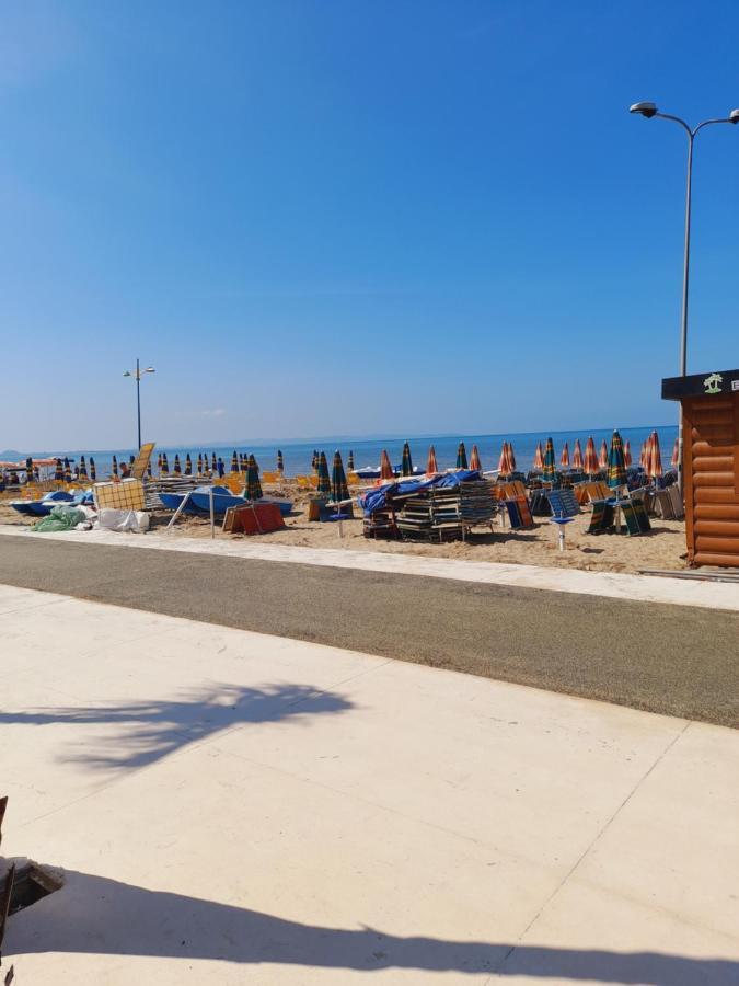 Seaside Deluxe Apartment Durrës Exterior foto